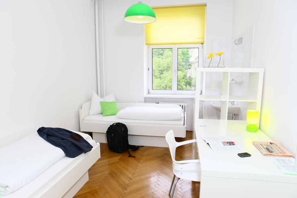 Hostel & Guesthouse Kaiser 23 Vienna Room photo